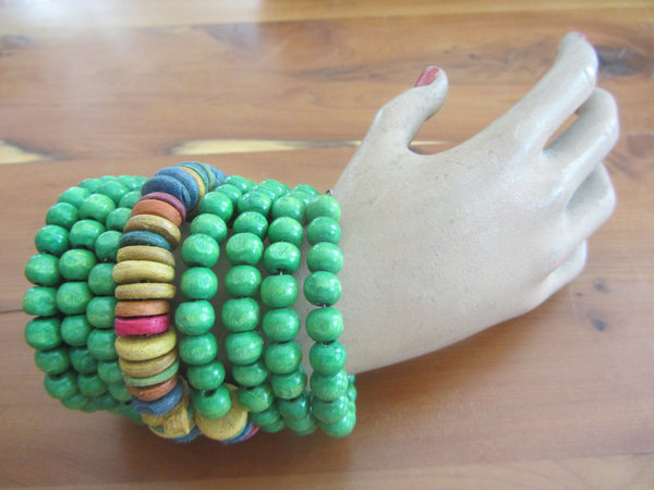Groene houten kralen armband