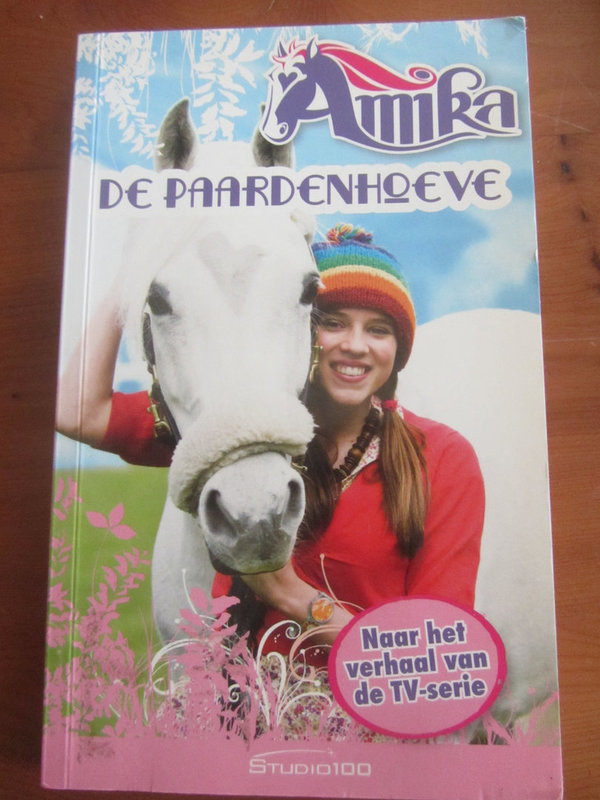 Boek, de paardenhoeve Amika